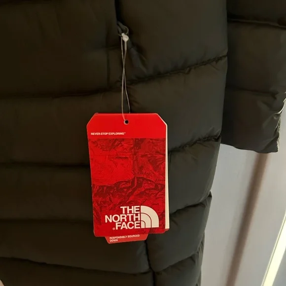 Women’s Down North Face winter coat, brand new with tags. Size small - Picture 7 of 15